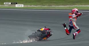 Get ready for the second #motogp race at motorland aragon! Marc Marquez Sofre Queda Incrivel E Caminha No Ar Nos Treinos Da Motogp Na Malasia Assista Motovelocidade Ge