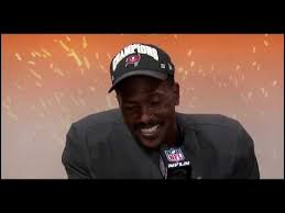 Fri, feb 19 2021, 3:33pm. An Emotional Antonio Brown Takes Pictures Reacts To Winning Super Bowl 55 Youtube