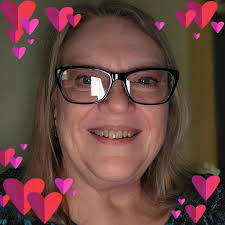 Elizabeth Alspaugh's Instagram, Twitter & Facebook