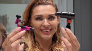 We asked our local english speaking community which barbershops and hair salons offered the best services and spoke english. Salonfahig Margarete Und Ihr Beauty Salon Konnten Sich Bereits Einen Namen Machen
