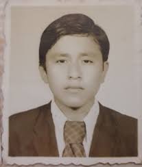 Hola Buenas noches con el permiso de los administradores me presento me  llamo Daniel soy de Argentina en la foto de las tres mujeres esta mi mamá(  otilia juarez, las dos hijas