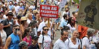 Aujourd'hui à marseille, notre équipe qui couvrait la manifestation contre le pass sanitaire à été prise à partie et très violemment attaquée. Manifestations Contre Le Pass Sanitaire 35 Des Francais Soutiennent Le Mouvement