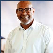 Dustin Batson's Instagram, Twitter & Facebook