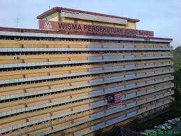 It is nine storeys tall and belongs to the local chinese association. Wisma Persekutuan Mapio Net