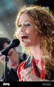 Alanis morissette hi-res stock photography and images