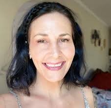 LETS GOOOOOOOOO!!! After months of anxiously waiting, the fam and I are  officially moving to Sydney! And it couldn't happen if it wasn't for this  fantastic, amazing, beautiful woman. She has worked