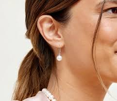 Baroque vs Akoya Pearl Earrings: Which is more stylish and worth the money? 