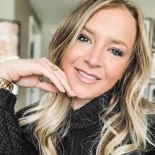 Brandi Bowman's Instagram, Twitter & Facebook