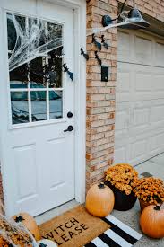 Diy Halloween Door Mat Front Porch House On Longwood Lane Halloween Diy Door Halloween Front Porch Halloween Door