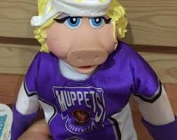 Miss Piggy Doll, Collector knuffelvarken, NHL Hockey Player-speelgoedpop,  Muppets McDonald's Collectible, wit paarsroze pluche varken