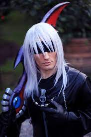 Riku Kingdom Hearts 2 Cosplay By Leon Chiro By Leonchirocosplayart Deviantart Com On Devian Kingdom Hearts Cosplay Riku Kingdom Hearts Riku Kingdom Hearts 2