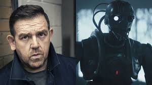 Nick Frost Talks Playing New Droid SM-33 in 'Skeleton Crew'