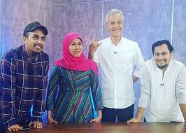 Ganjar tidak diundang dalam acara pengarahan kader pdip di semarang, jawa tengah Cerita Ganjar Pranowo Dimarahi Glenn Fredly Gegara Batal Bukber Bareng Istri Gus Dur Bagian 1