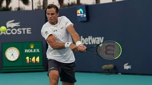 The canadian spoke with simon cambers to explain how it came about and what he hopes it can achieve for the future. Vasek Pospisil Tirade Beim Seitenwechsel Sport Sz De