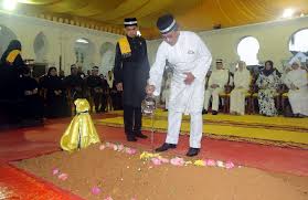 We found one dictionary with english definitions that includes the word raja jaafar bin almarhum raja muda musa: Jenazah Raja Nor Mahani Selamat Dimakamkan