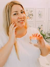 Comment Avoir Une Peau D Apparence Jeune Avec Le Bon Soin Beauty Skin Skin Care
