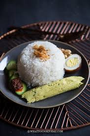 Add the garlic, ginger, cinamon, cloves and cardamom. Rice Cooker Or Instant Pot Nasi Gurih In 3 Simple Steps Instant Pot Asian Recipes Food Easy Asian Recipes