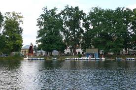 Und dennoch fühlte ich mich getrieben und rastlos, wollte immer mehr. Gutmann Bild Von Gutmann Am Dutzendteich Nurnberg Tripadvisor
