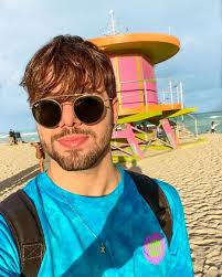 Pin De Tia Jeon Pujin Em ʸᵒᵘᵗᵘᵇᵉʳˢ Lucas Olioti Instagram Julio Cocielo