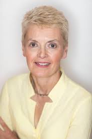 Elaine Gould's Instagram, Twitter & Facebook