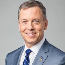 Colonel Darcy Saint-Amant relinquishes command to Colonel Julia Donley at… 