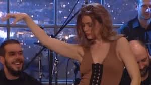 Δημόσιος πόλεμος με σκληρά λόγια. Traiana Anania Meta To Tsifteteli Moy Ston Papadopoylo Epa8a Ysteria Alla3a Thlefwno