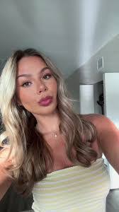 Erin Bertram's Instagram, Twitter & Facebook