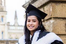 Following, she landed a bigger role in sang pemimpi (2009). 10 Potret Terkini Maudy Ayunda Yang Masuk Forbes Under 30