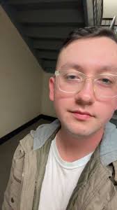 If you know me and Anna . We our both not great with heights. But today we  pushed ourselves to climb up one of the mountains we wanted to climb for  sometime.