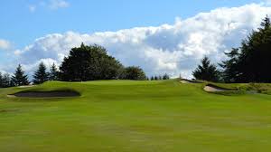 The east renfrewshire golf club, or 'east ren' as it is known was established in 1922 and the great james braid designed the course. East Renfrewshire Golf Club Hole 16 Youtube