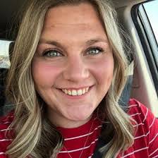 Nicole Everhart's Instagram, Twitter & Facebook