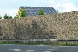 Durch die massive zunahme des straßenverkehrs gewinnt der lärmschutz auch im garten immer mehr an bedeutung. Larmschutzwand Mit Diesen Kosten Und Preisen Konnen Sie Rechnen