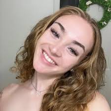 Savannah Brooks's Instagram, Twitter & Facebook