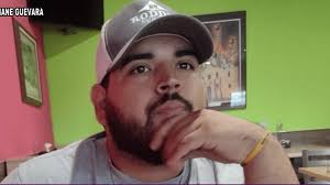 Hombre muere atrapado en auto; su tía le pedía que manejara con cuidado