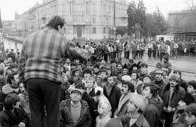 Au trecut 30 de ani de la revoluţia din 1989. Cine A Fost Prima VictimÄ A RevoluÈiei Din 1989 La TimiÈoara Focurile De ArmÄ Au RÄsunat Pe StrÄzile Pe Care Se Aflau Èi Copii