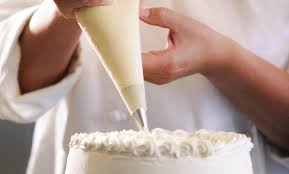 Inspired creations offers individual and small group tuiton with hannah collison a professionally qualified sugarcraft tutor who has over 20 years experience teaching all aspects of sugarcraft from beginner to professional level. Bakery Decorating Classes Mimis Cake Decorating School Groupon