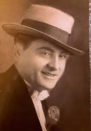 Who else was born at Michael Reese Hospital in Chicago?