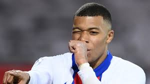 Wird die beziehung zwischen fußballer kylian mbappé aus frankreich und seiner aktuelle freundin, alicia aylies das jahr 2021. Ligue 1 Kylian Mbappe Verbleib Laut Psg Prasident Nasser Al Khelaifi Zu 100 Prozent Sicher Eurosport