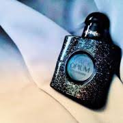 Switch off the light and become the night. Black Opium Intense Yves Saint Laurent Parfum Ein Neues Parfum Fur Frauen 2019