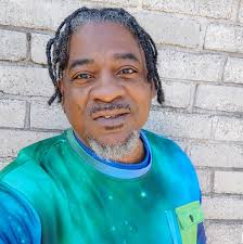 3FacesOfEve playing in clothes