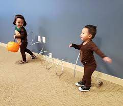 Diy Toy Story Slinky Dog Costume Ideas Tutorial Maskerix Com Toy Story Slinky Dog Costumes For Kids Twin Halloween Costumes