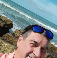 Het schooljaar loopt alweer op zijn einde. Examens in zicht en de laatste  lessen gegeven. Zo ook voor onze collega Mevr. Hilde Deproost. Ze gaf  gisteren haar allerlaatste les op onze school