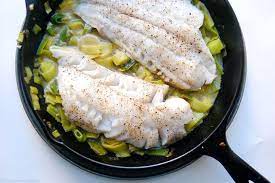 Steamed Hake With Leeks Fish Recipes Healthy Steamed Fish Fish Recipes