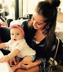 Sowohl bibi (28) und julian claßen (27) als auch angelina (29) und sebastian pannek (34) erfüllten sich in den vergangenen monaten einen lebenstraum. Sarah Lombardi Kolner Sangerin Zeigt Sich Mit Madchen Express De