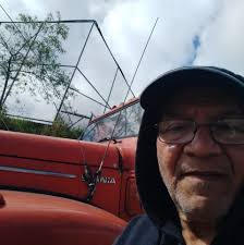 Fotos Álbuns de Fernando Barros Filho Ao lado do Scania L 111 ano 1977  Transporte pela Júlio Simões hoje JSL Na época era ANR no transporte de  Bobinas Da Usiminas de Ipatinga