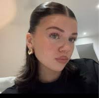 4600+ "Scarlett" profiles