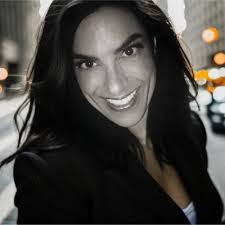 Erin Colwell's Instagram, Twitter & Facebook