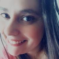 Laura Nipper's Instagram, Twitter & Facebook