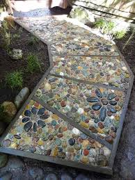 Allees De Jardin Originales En 48 Idees Inspirantes Pour Votre Espace Outdoor Jardin Mosaique Allees Jardin Jardin Original