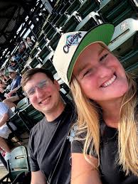 Hi everyone, I'm looking for a roommate or an available sublease. I'm  looking to find a lease September 1st, but can be flexible. Hoping to be  north of Lakeview with easy access